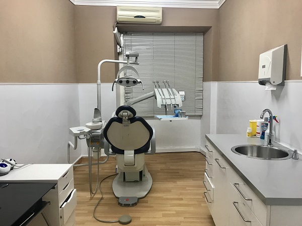 /fileuploads/A clinica/Instalações/_AMADORA_CONSULTORIO2.jpg